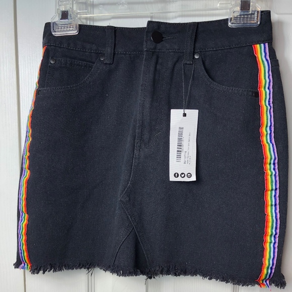 BRAND NEW * Boohoo Blue Black Mini Skirt Size 2 - Picture 1 of 5